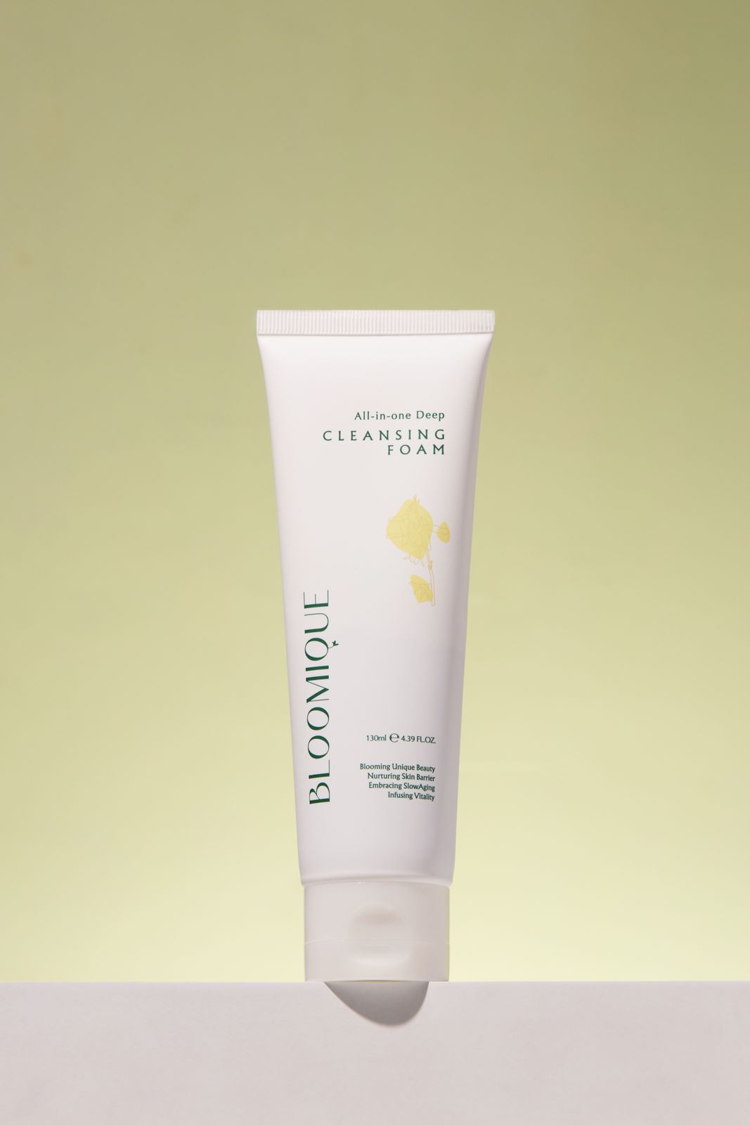 BLOOMIQUE · 마이크로바이옴 클렌징폼 제품 촬영 컷