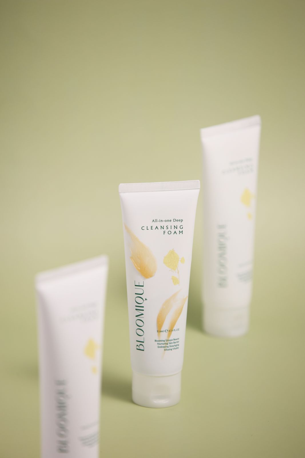BLOOMIQUE · 마이크로바이옴 클렌징폼 제품 촬영 컷