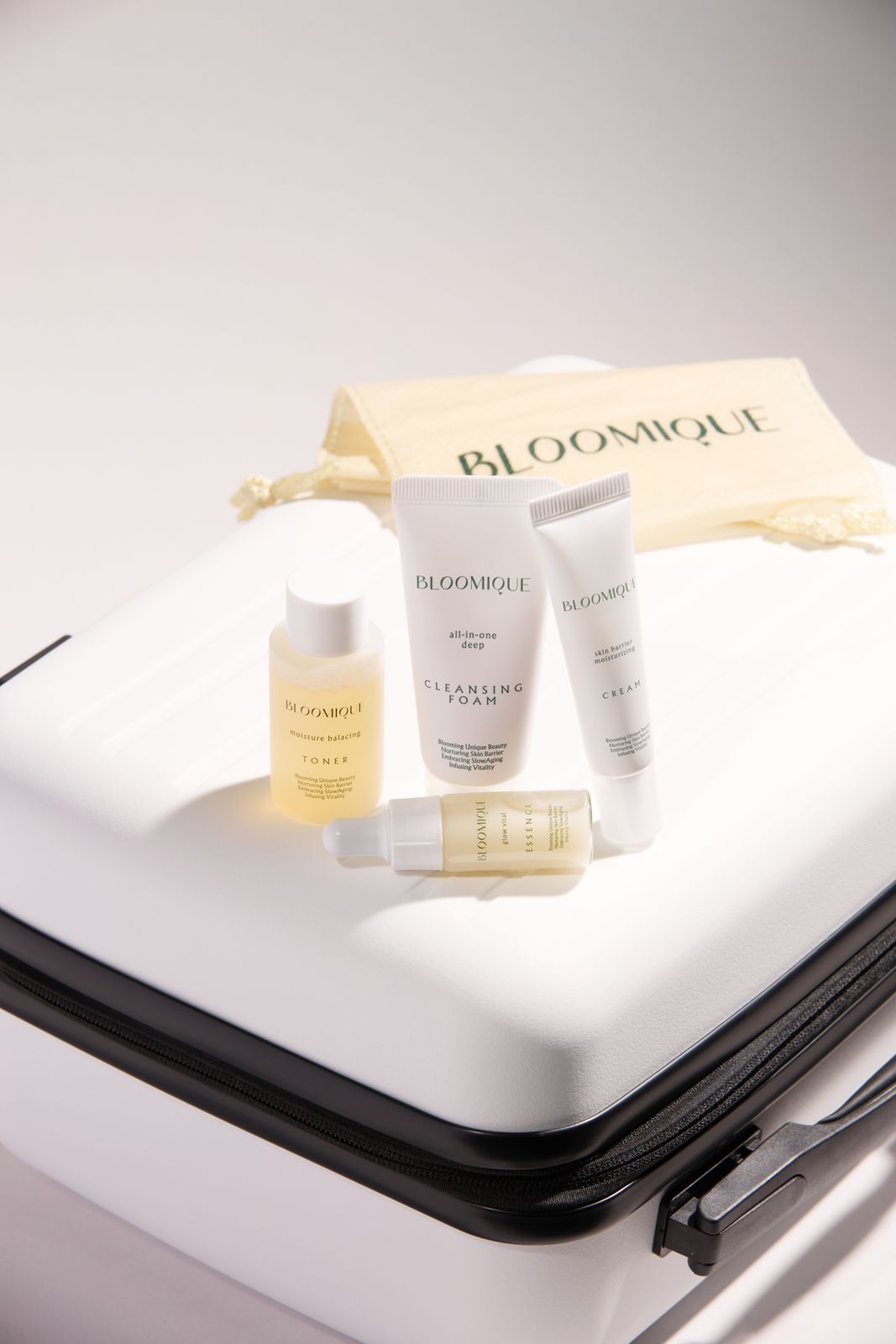 BLOOMIQUE · 블루미크 트래블키트 제품 촬영 컷