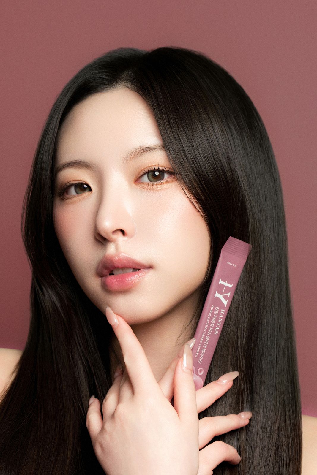 HANYAN · 건강기능식품 (모델컷) — 2040과 동일 컷의 타이트 크롭 버전