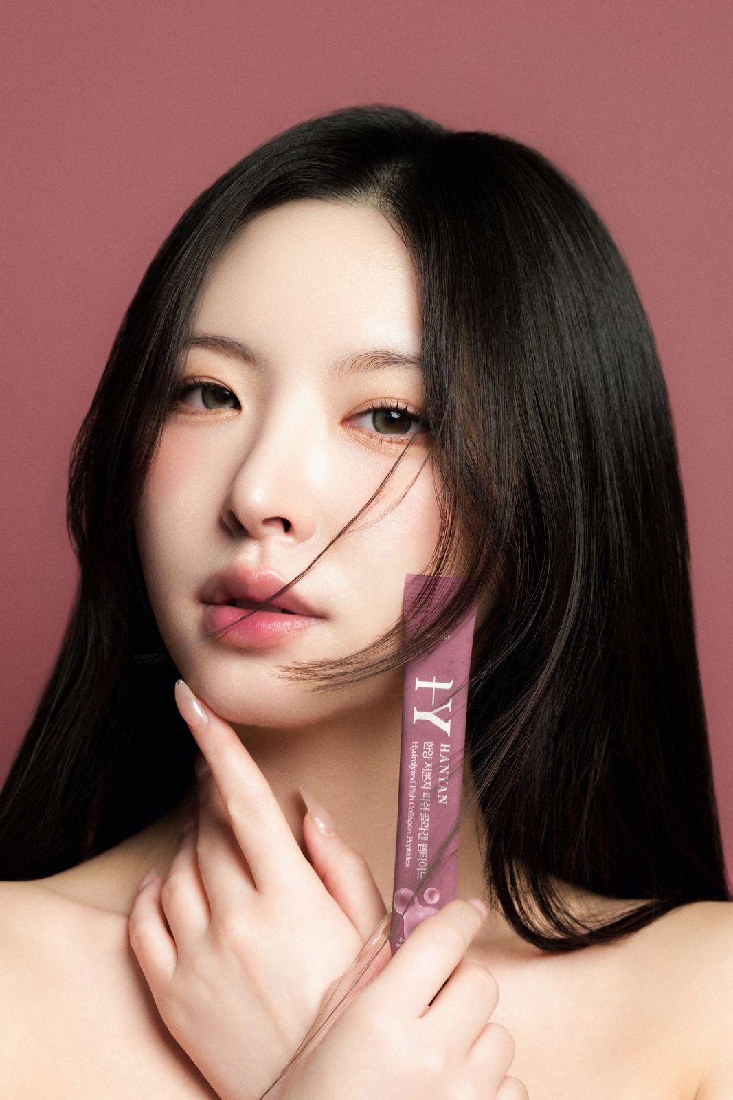 HANYAN · 건강기능식품 (모델컷) — 2057과 동일 컷의 타이트 크롭 버전