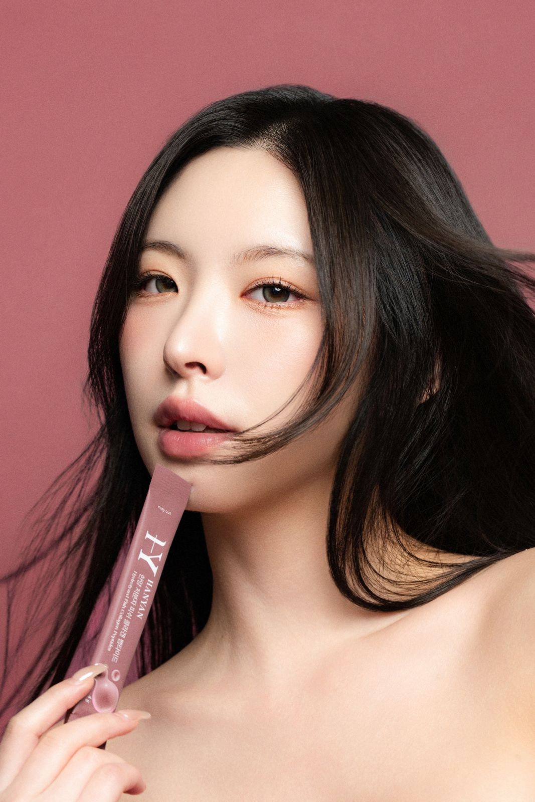 HANYAN · 건강기능식품 (모델컷) — 2084와 동일 컷의 타이트 크롭 버전