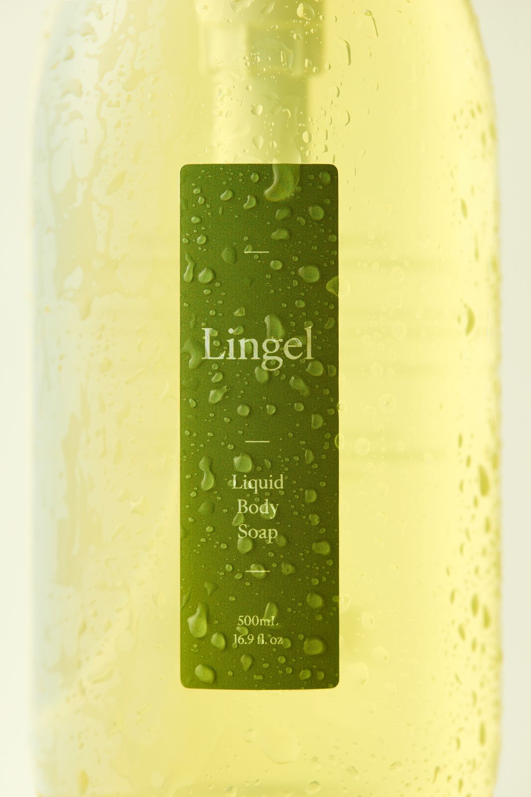 LINGEL · 리퀴드바디솝 — 라벨에 물방울이 맺힌 클로즈업 컷