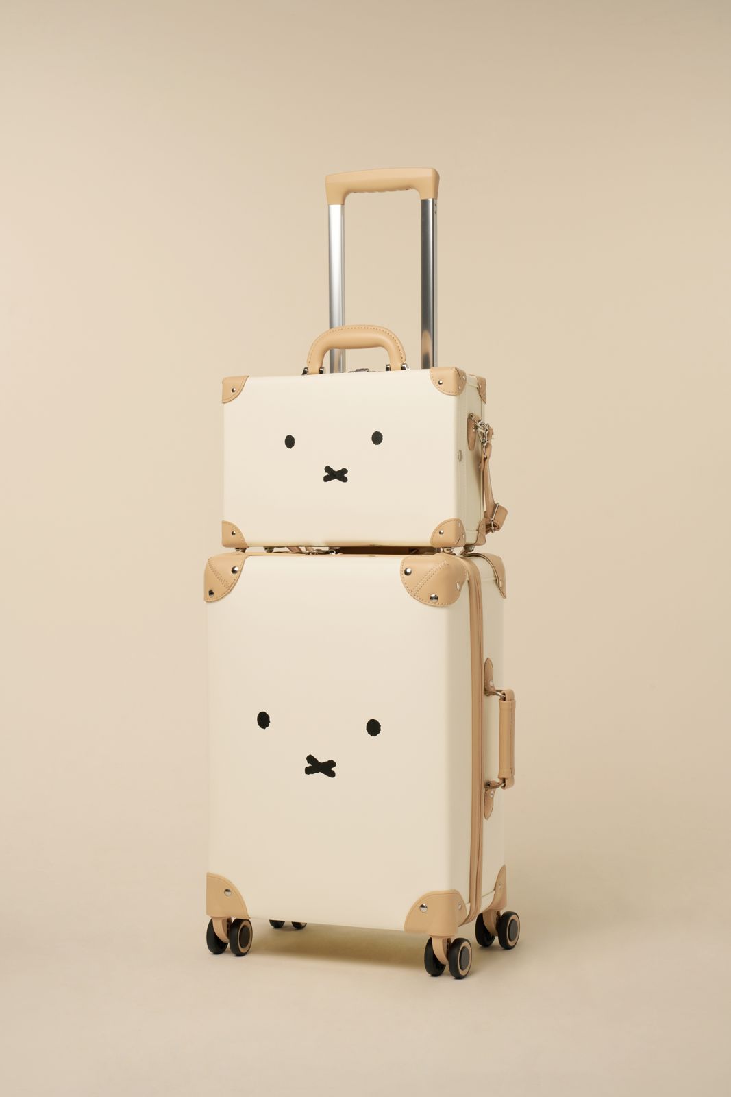 MIFFY · 미피 빈티지 라인 캐리어 제품 촬영 컷