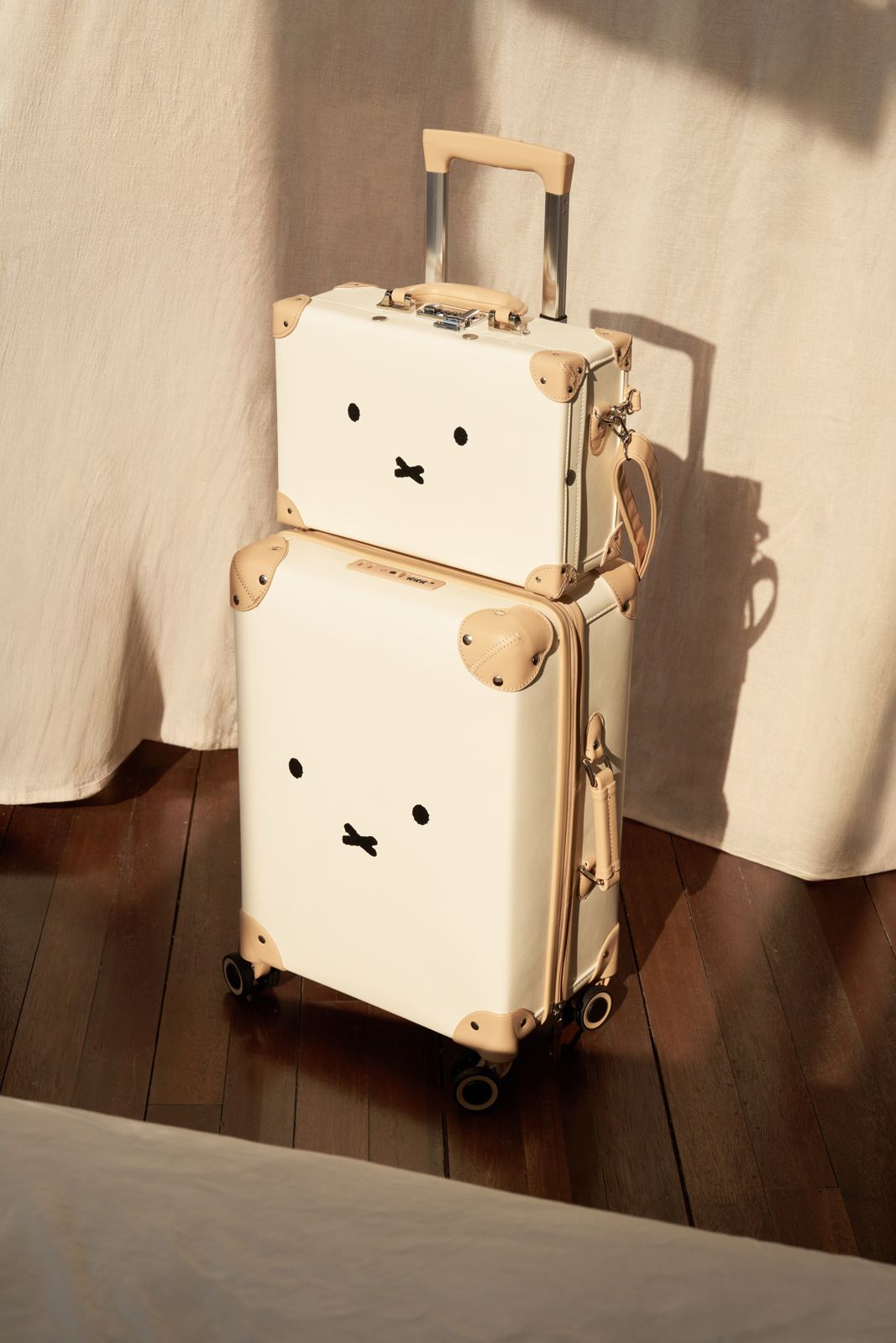 MIFFY · 미피 빈티지 라인 캐리어 제품 촬영 컷