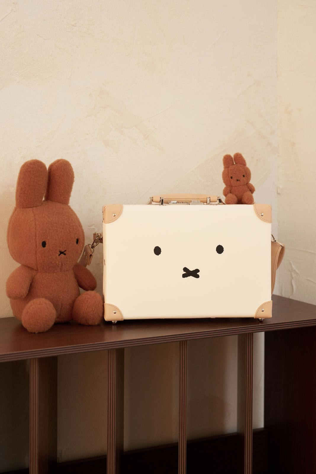 MIFFY · 미피 빈티지 라인 캐리어 제품 촬영 컷