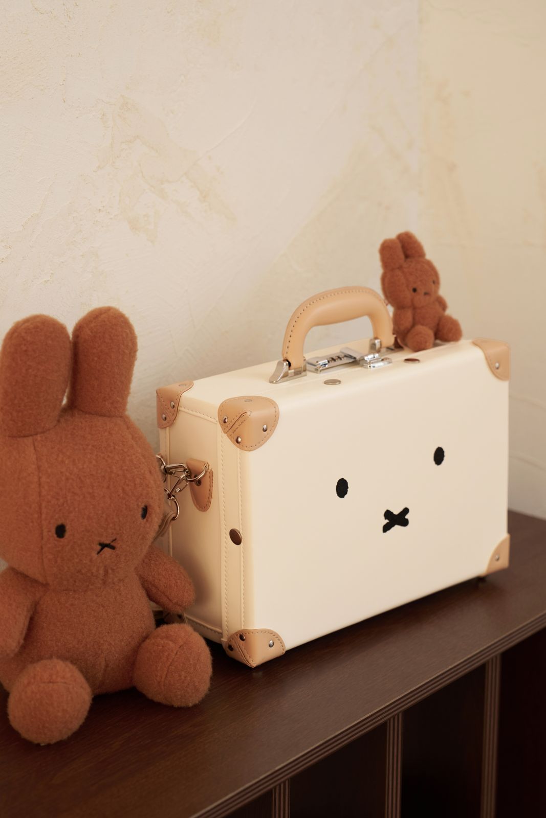 MIFFY · 미피 빈티지 라인 캐리어 제품 촬영 컷