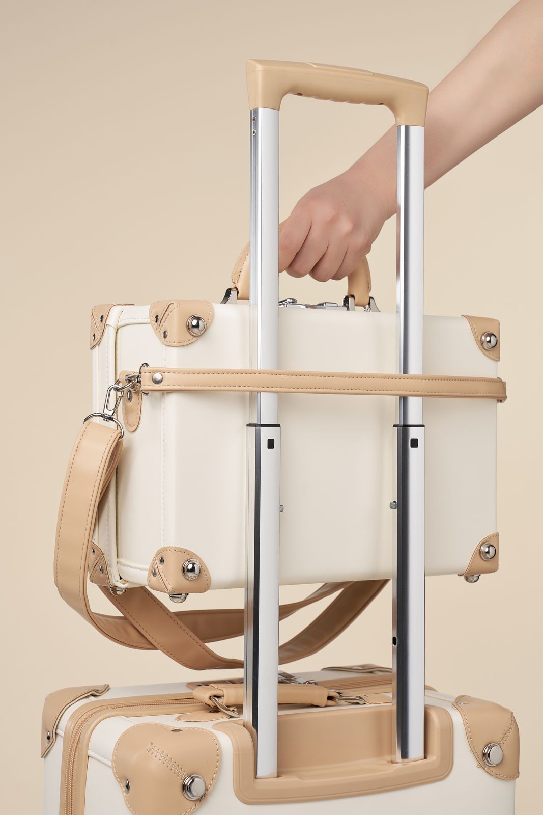MIFFY · 미피 빈티지 라인 캐리어 제품 촬영 컷