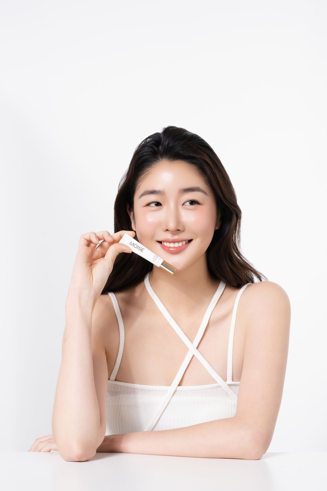 MOISE · 8 펩타이드 더블 볼륨 립 트리트먼트 (모델컷) 모델 컷