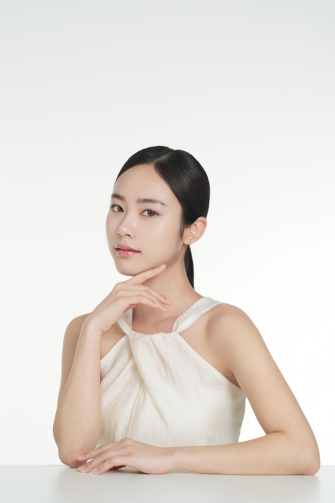 NEXTREE · 스킨케어 · 메이크업 (모델컷) — 제품 없이 모델 단독컷