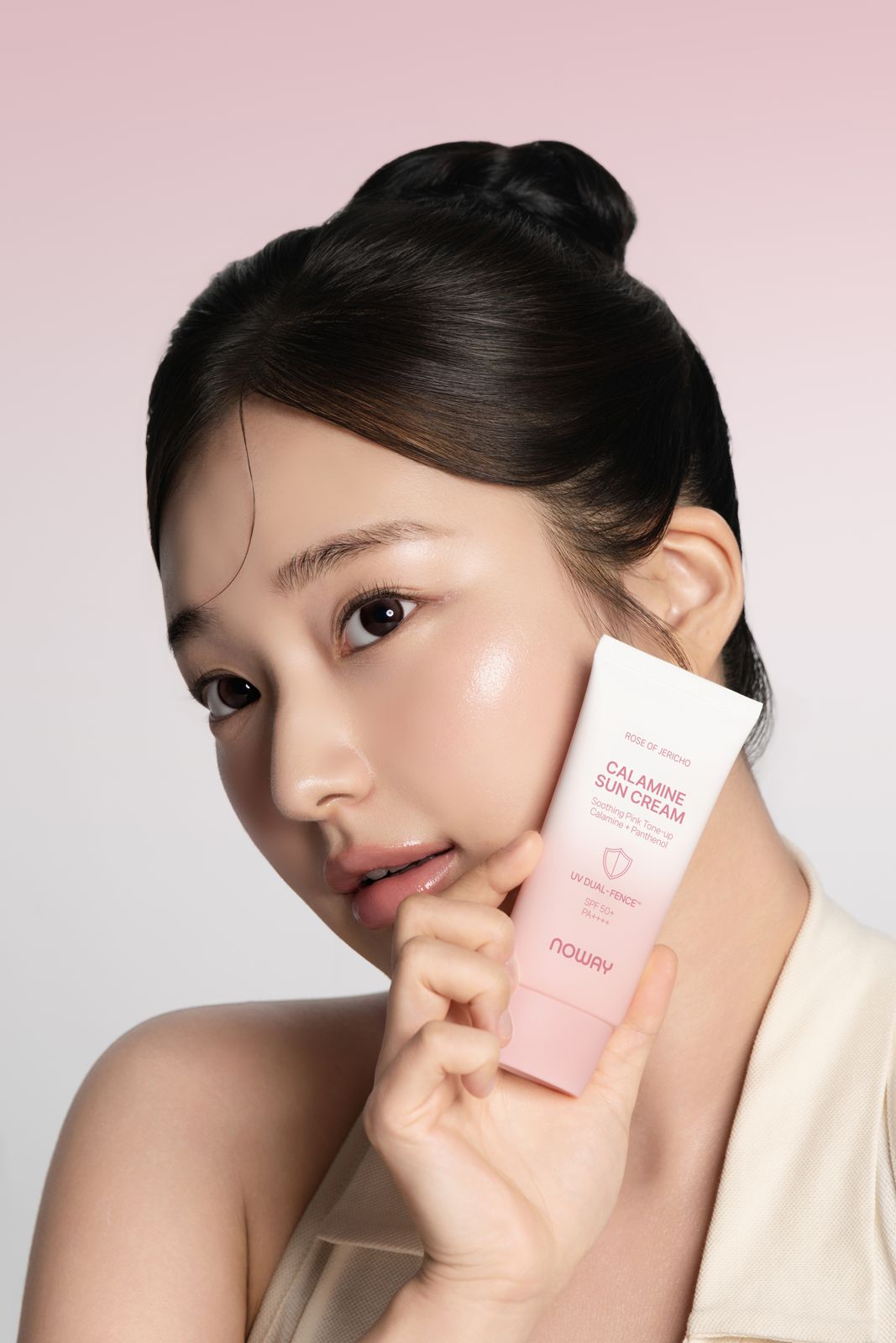NOWAY · 칼라민 진정 핑크 톤업 선크림 (모델컷) 모델 컷