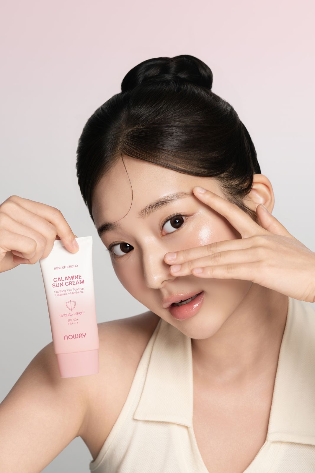 NOWAY · 칼라민 진정 핑크 톤업 선크림 (모델컷) 모델 컷