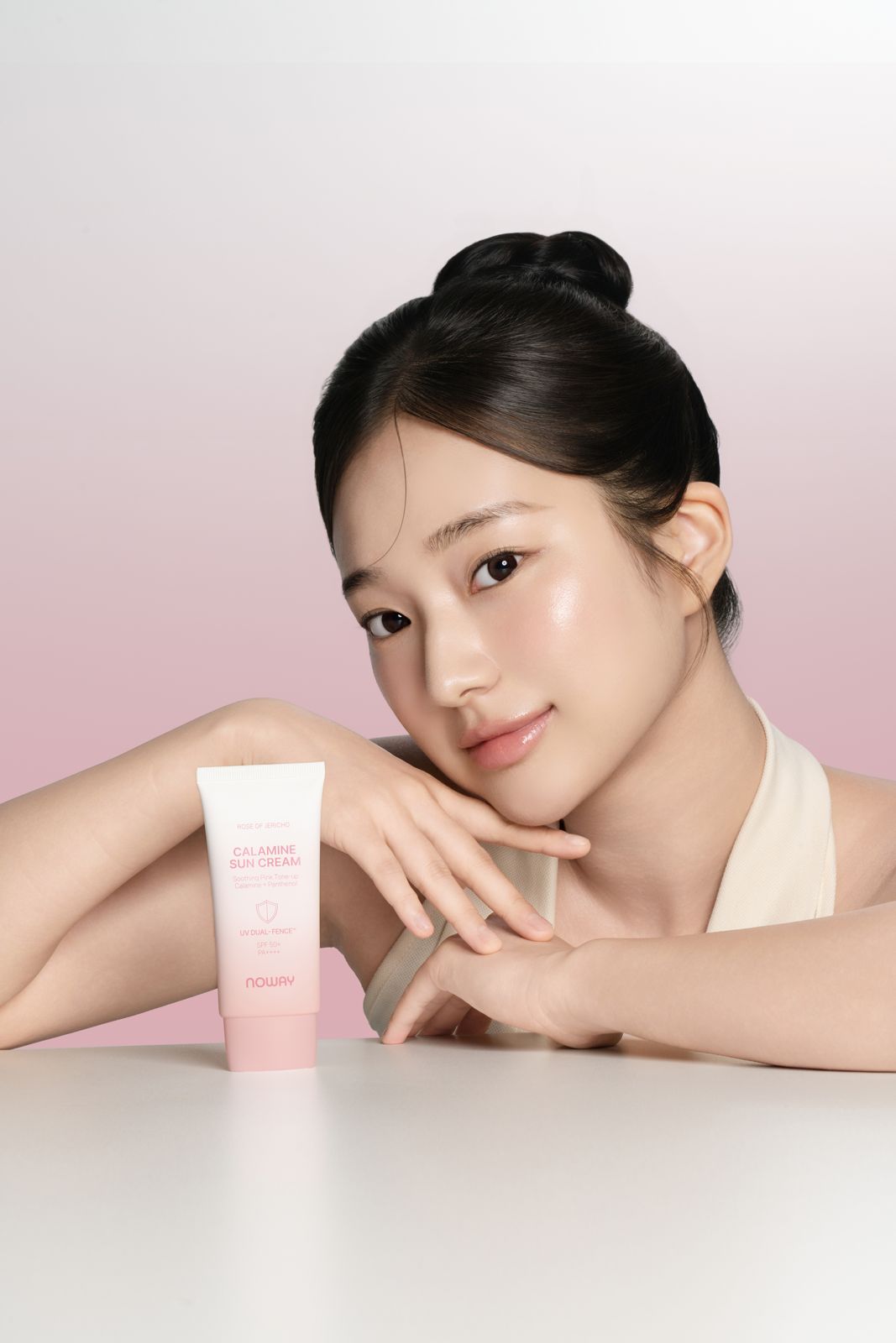 NOWAY · 칼라민 진정 핑크 톤업 선크림 (모델컷) 모델 컷