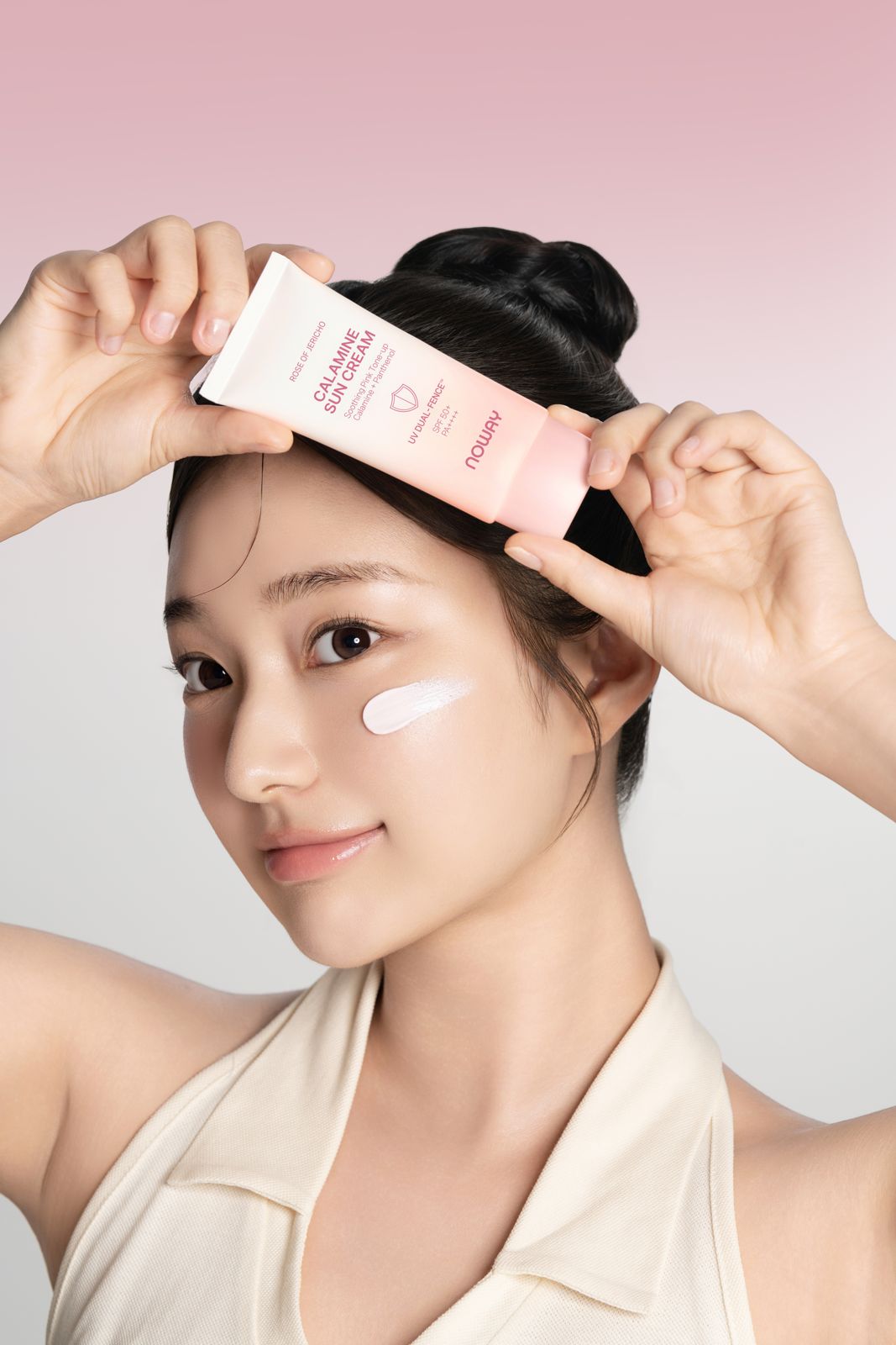NOWAY · 칼라민 진정 핑크 톤업 선크림 (모델컷) 모델 컷