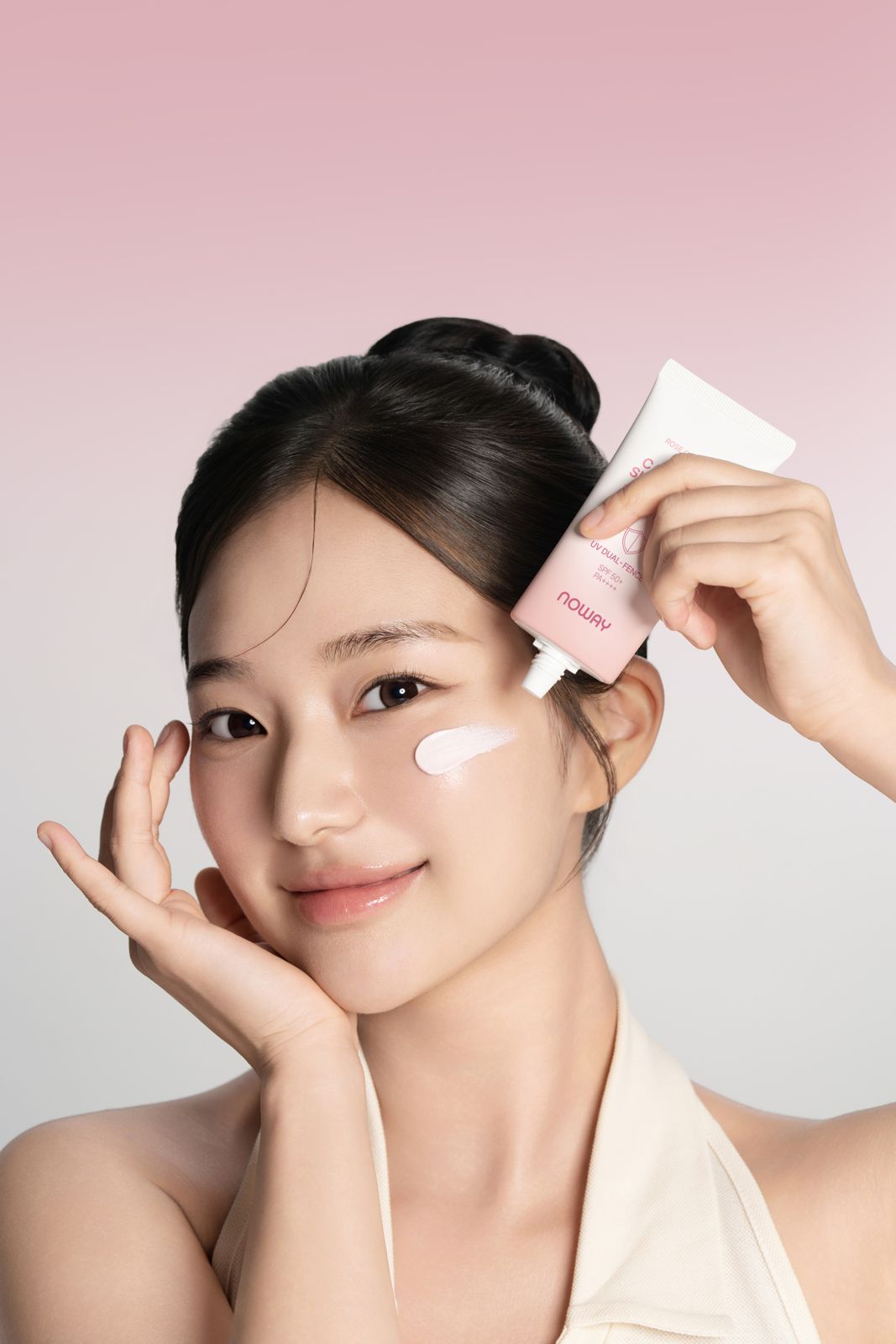 NOWAY · 칼라민 진정 핑크 톤업 선크림 (모델컷) 모델 컷
