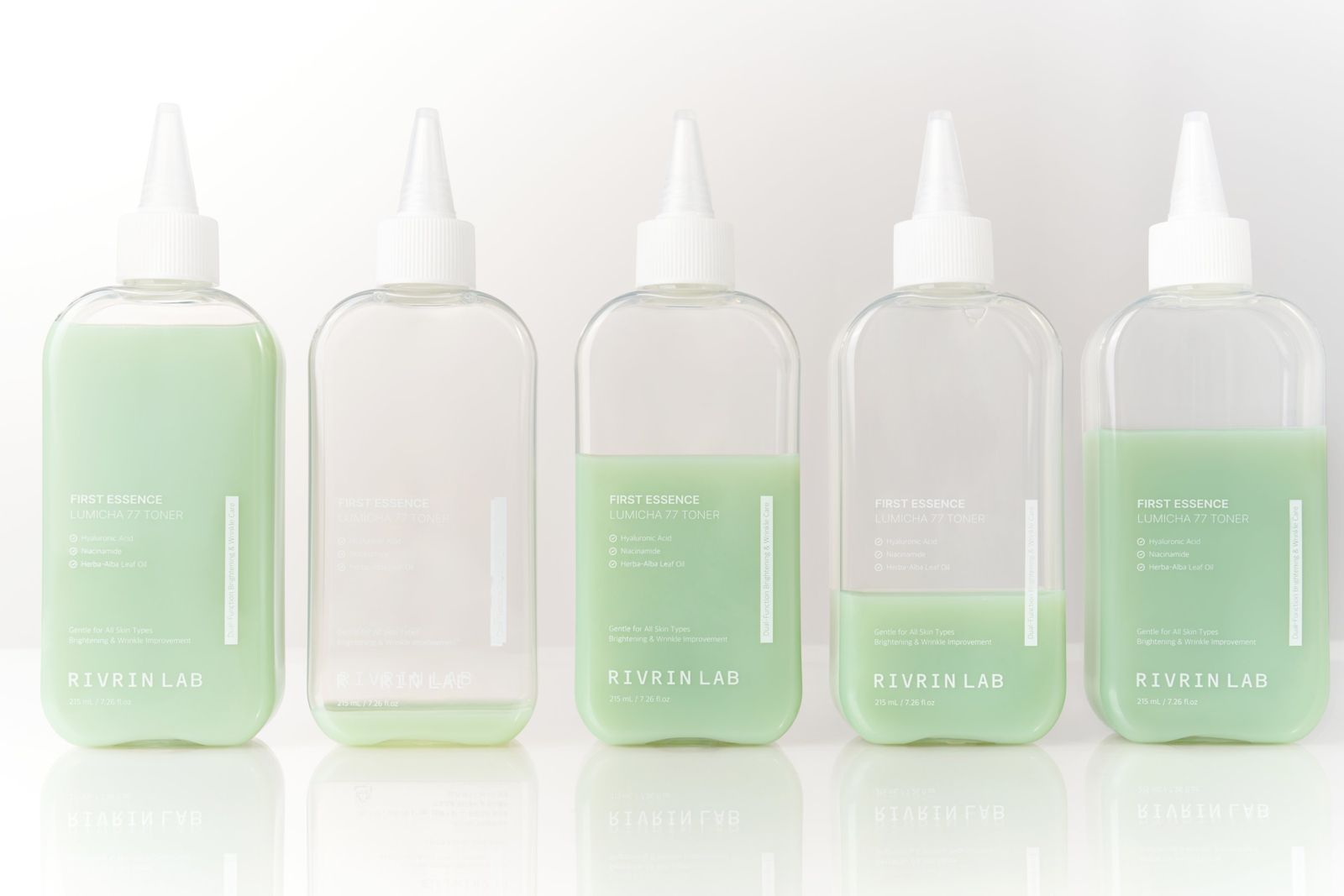Rivrin Lab · 토너 — 내용물 잔량이 다른 제품 5개를 나란히 세운 컷, 화이트 배경