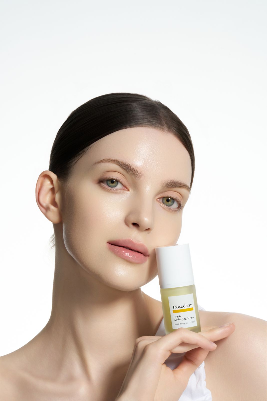 TROXEDERM 모델 컷