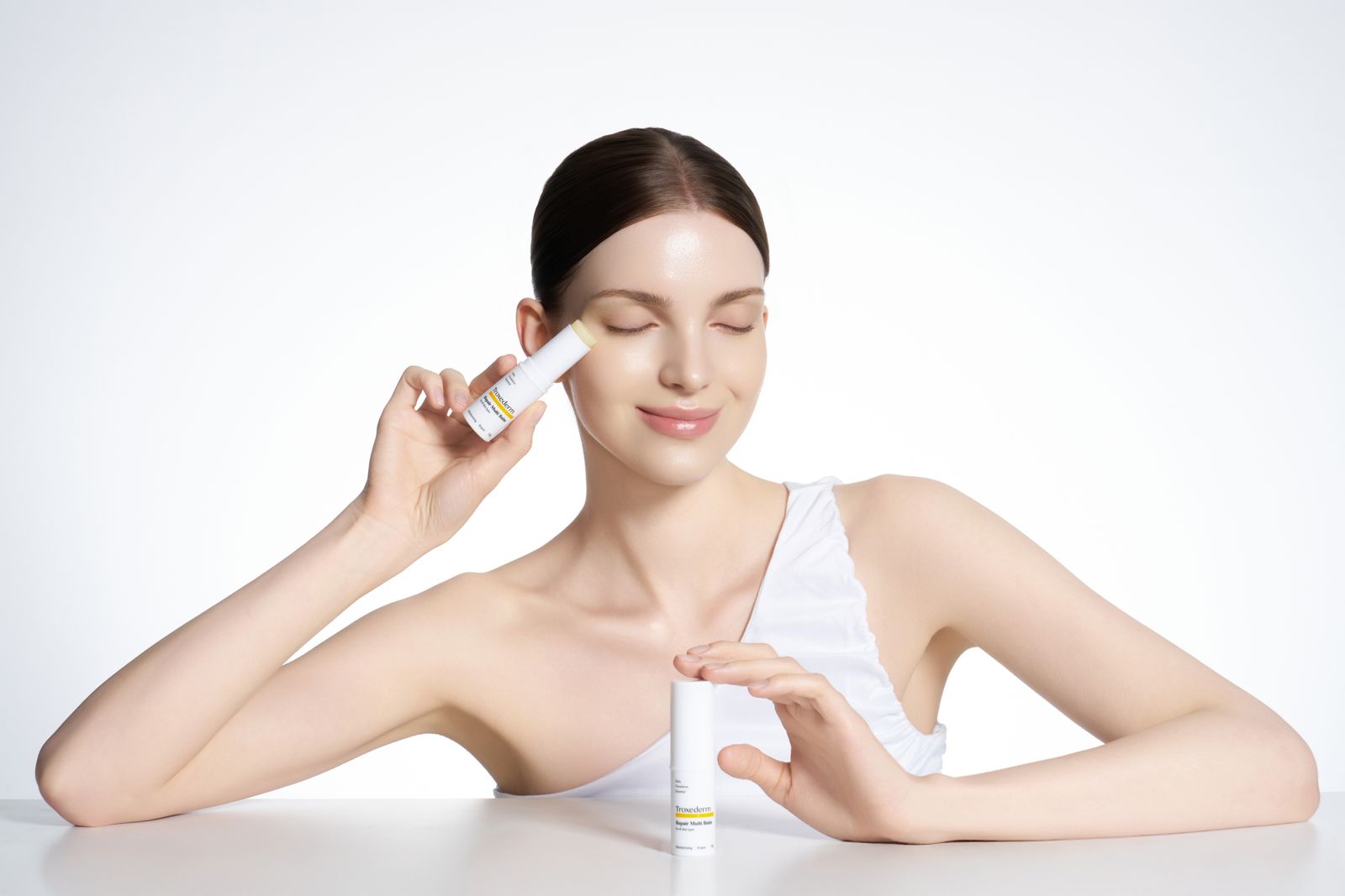 TROXEDERM 모델 컷