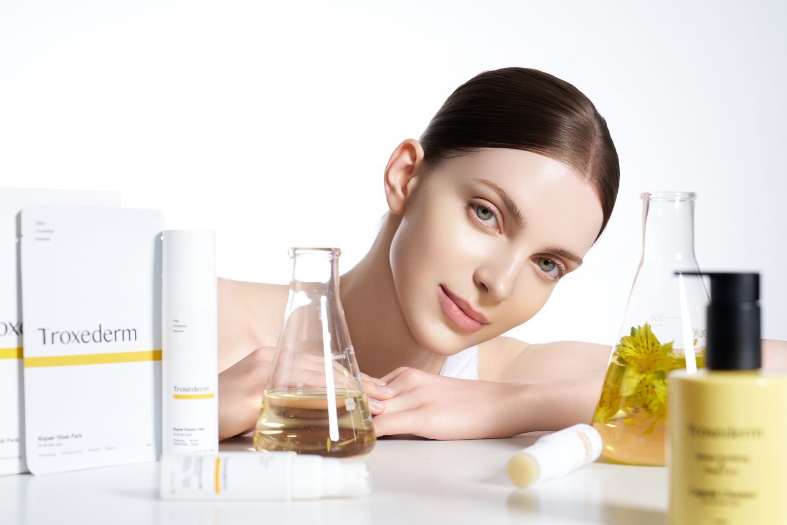 TROXEDERM 모델 컷