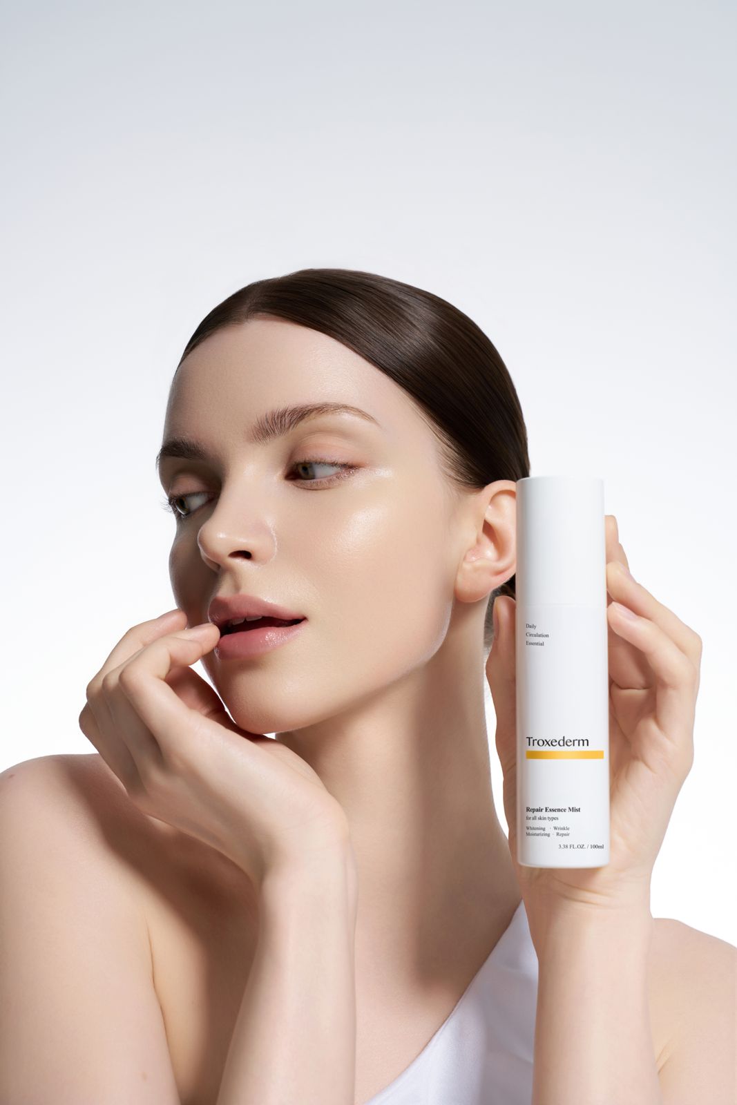 TROXEDERM 모델 컷