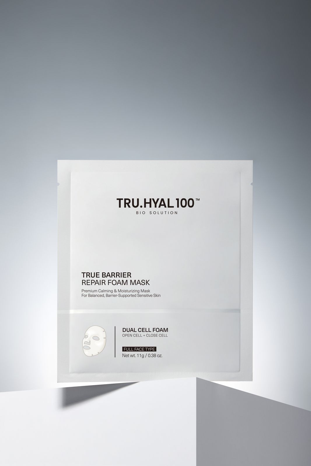 TRUHYAL100 · 제품촬영 — 그라데이션 배경, 단독 파우치컷, 로우앵글