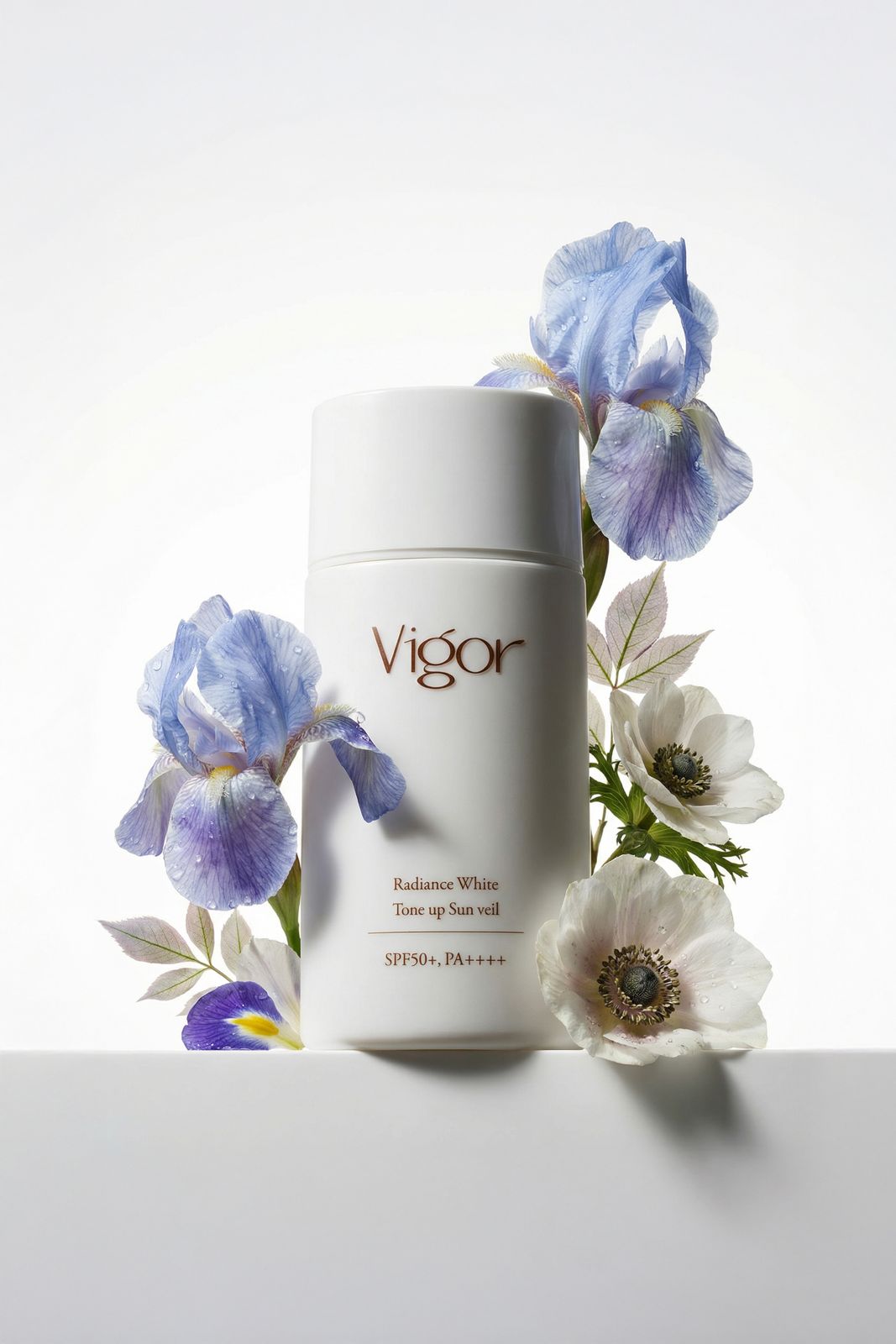 VIGOR · 선크림 — 아이리스와 아네모네 꽃을 배경으로 세운 연출컷